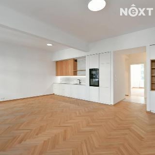 Prodej bytu 3+1 87 m² Praha, Kamenická