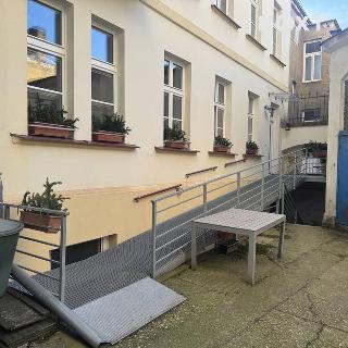 Pronájem kanceláře 75 m² Praha, Karlínské náměstí