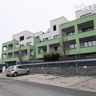 Pronájem bytu 1+kk a garsoniéry 36 m² Chýně, Premonstrátů