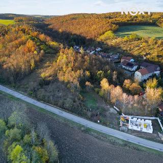 Prodej stavební parcely 4 761 m² Oslavany, U Mlýnka