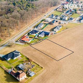 Prodej stavební parcely 2 076 m² Staré Hradiště, 