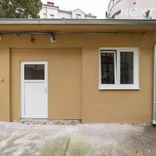 Prodej skladu 16 m² Praha, Husitská