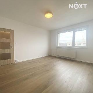 Pronájem bytu 1+1 34 m² Praha, U Botiče