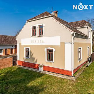 Prodej rodinného domu 380 m&sup2; Březno