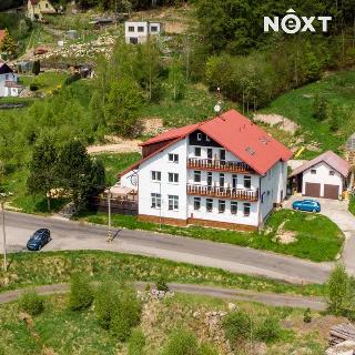 Prodej hotelu a penzionu 1 015 m² Smolné Pece, 