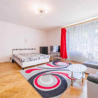 Prodej bytu 1+1 44 m² Praha, Jakutská