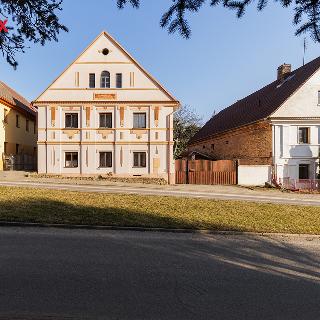 Prodej rodinného domu 495 m² Chotiněves