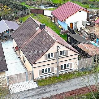 Prodej rodinného domu 210 m&sup2; Stráž