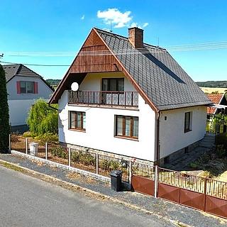 Prodej rodinného domu 210 m&sup2; Blížejov