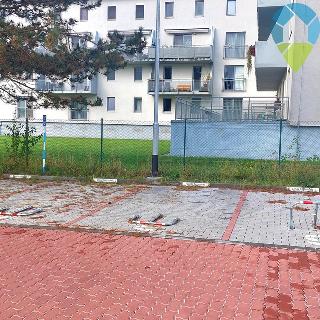 Pronájem parkovacího místa 11 m² Vyškov, Hybešova