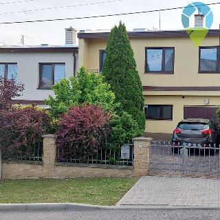 Prodej rodinného domu 288 m² Dolní Loučky, 