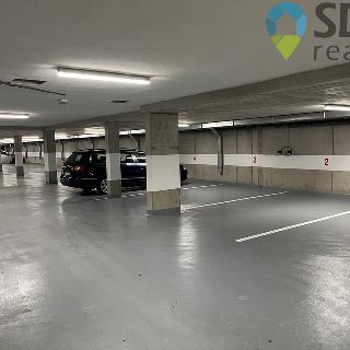 Pronájem parkovacího místa 13 m² Brno