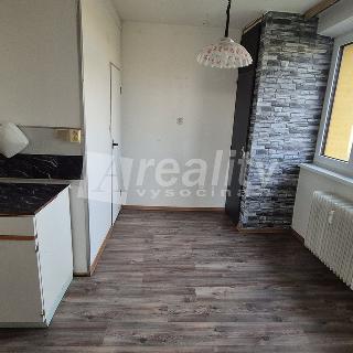 Pronájem bytu 3+1 74 m² Náměšť nad Oslavou, Nad Příhořím