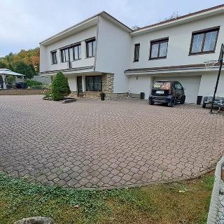 Prodej rodinného domu 350 m² Srbsko, K Vodopádům