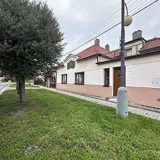 Pronájem kanceláře 65 m&sup2; Chrášťany