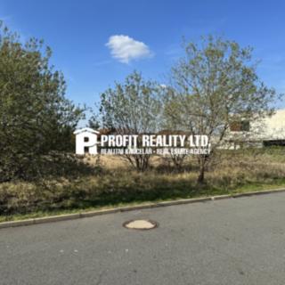 Prodej stavební parcely 819 m² Jesenice, Straková