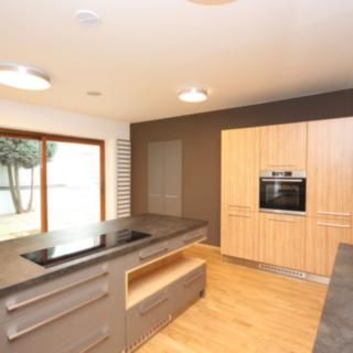 Pronájem rodinného domu 522 m² Tábor, Široká