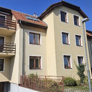 Prodej bytu 3+kk 95 m² Jesenice, Mezi Domy