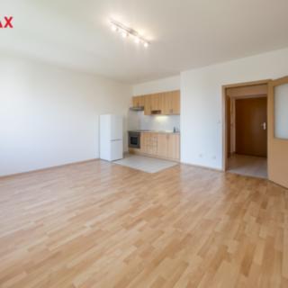 Pronájem bytu 1+kk, garsoniery 32 m² Praha