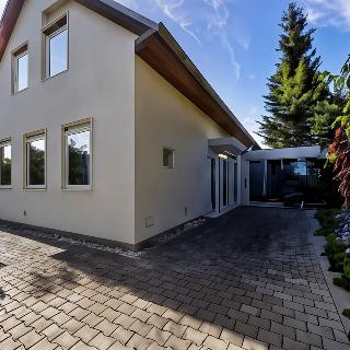 Prodej rodinného domu 255 m² Praha, V jehličině