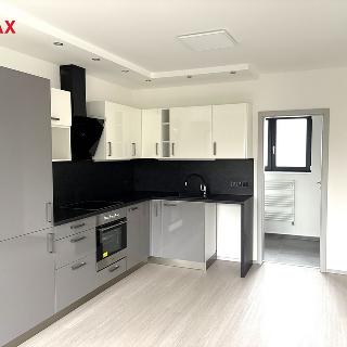 Pronájem bytu 3+kk 70 m² Praha, Velhartická