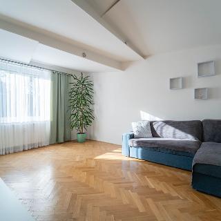 Pronájem bytu 2+1 56 m² Praha, Vrútecká