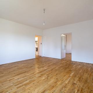 Pronájem bytu 3+1 88 m² Praha, Zdická