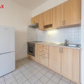 Pronájem bytu 1+kk a garsoniéry 32 m² Praha, Padovská