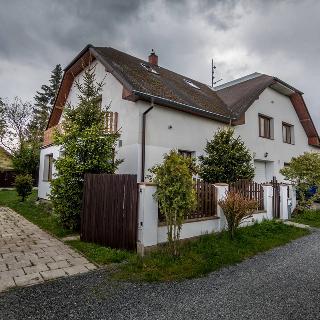 Pronájem rodinného domu 230 m² Zvole, Havraní