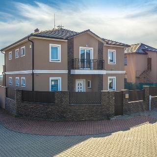 Prodej rodinného domu 320 m² Líbeznice, Nedvědova