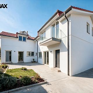 Prodej rodinného domu 244 m&sup2; Praha