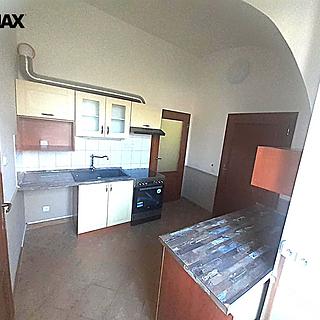 Pronájem bytu 2+1 75 m&sup2; Blšany u Loun