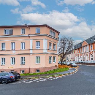 Prodej bytu 2+kk 69 m² Karlovy Vary, Na Průhoně