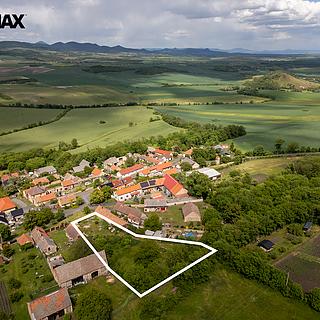 Prodej stavební parcely 2061 m&sup2; Chožov