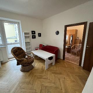 Pronájem bytu 2+1 57 m² Brno, Staňkova