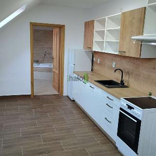 Pronájem bytu 3+kk 73 m² Netolice, Mírové Náměstí