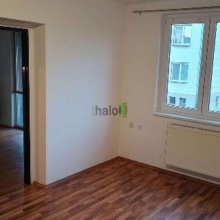 Pronájem bytu 2+1 62 m² Chvalovice