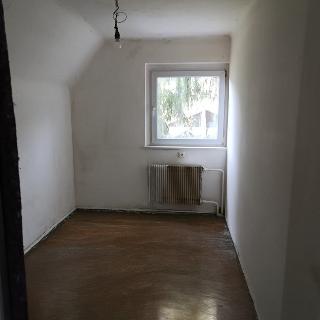 Prodej rodinného domu 736 m² Lštění