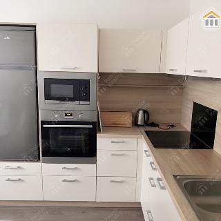 Pronájem bytu 2+kk 47 m² Hradec Králové, Brožíkova