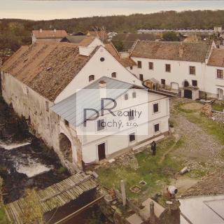 Prodej historického objektu 1 530 m² Znojmo