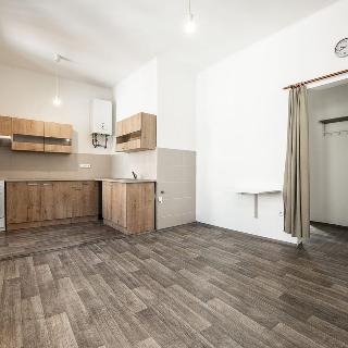 Pronájem bytu 1+kk a garsoniéry 28 m² Vimperk, Kostelní