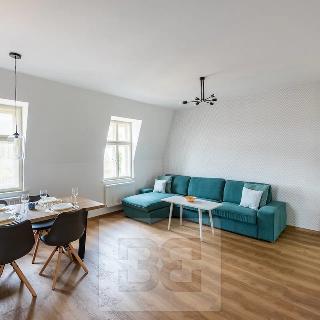 Pronájem bytu 3+1 68 m² Karlovy Vary, Petřín