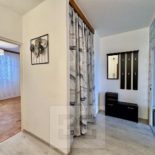 Pronájem bytu 2+1 54 m² Zlín, L. Váchy