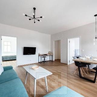 Pronájem bytu 3+1 68 m² Karlovy Vary, Petřín