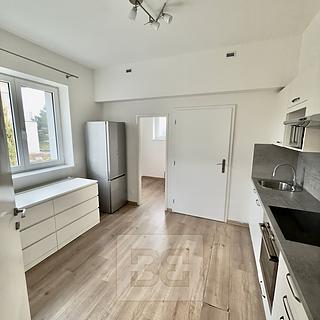 Pronájem bytu 3+1 120 m² Praha
