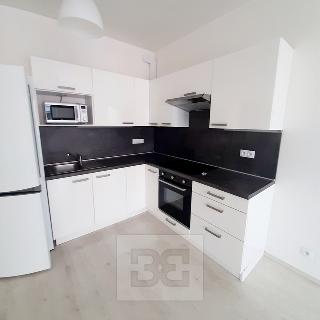 Pronájem bytu 2+kk 57 m² Praha, Sazovická