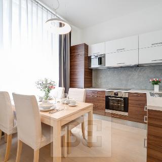 Pronájem bytu 2+1 72 m² Brno, Biskupská