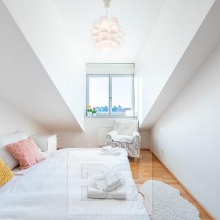 Pronájem bytu 2+kk 40 m² Praha, Moravská