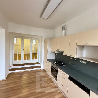 Pronájem bytu 3+kk 74 m² Praha