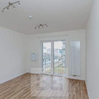 Pronájem bytu 1+kk a garsoniéry 26 m² Praha, Novovysočanská